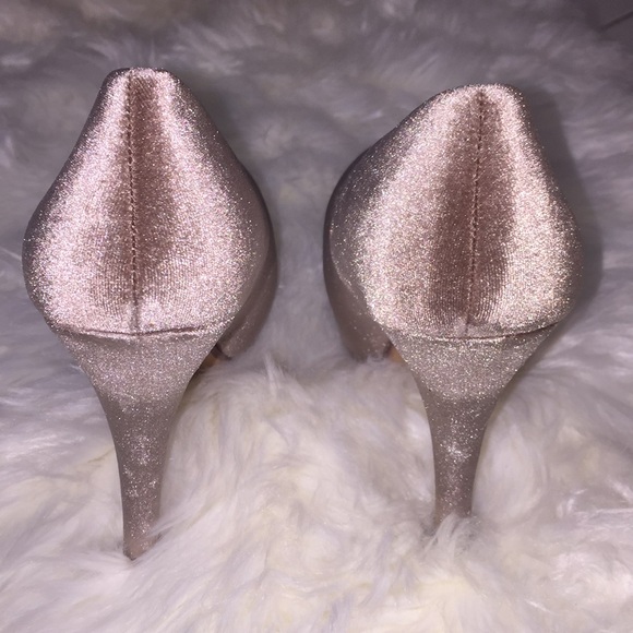 Heels - Picture 3 of 3